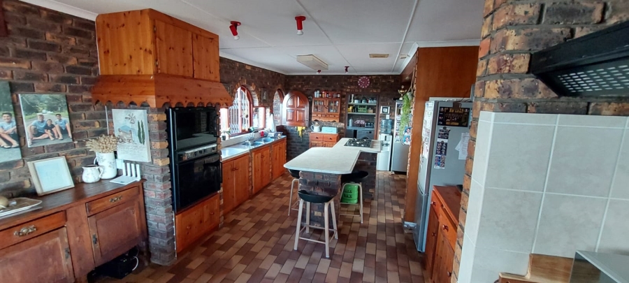4 Bedroom Property for Sale in Noorsekloof Eastern Cape